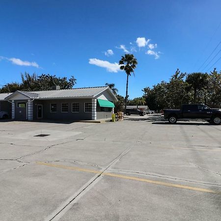 Grove City Motel Englewood Exterior photo